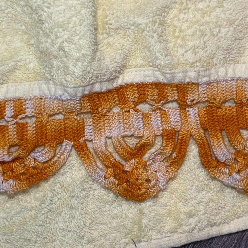 Unbranded Yellow Orange Crochet Trim Hand Towel One Size - Picture 2 of 3